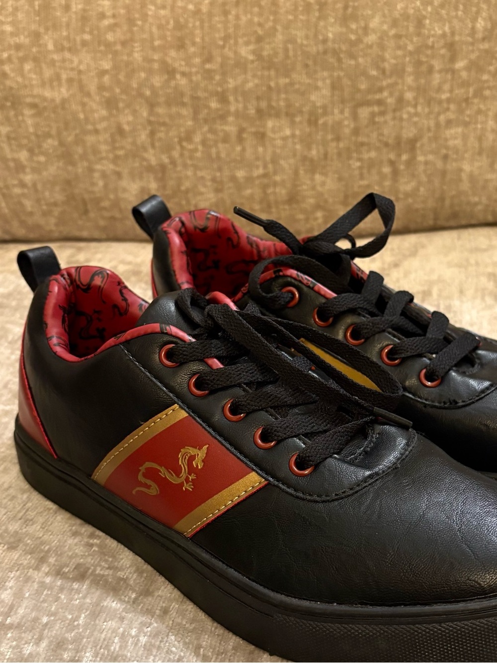 Women’s Disney Mulan Black and Red Dragon Accent Casual Sneakers
0616